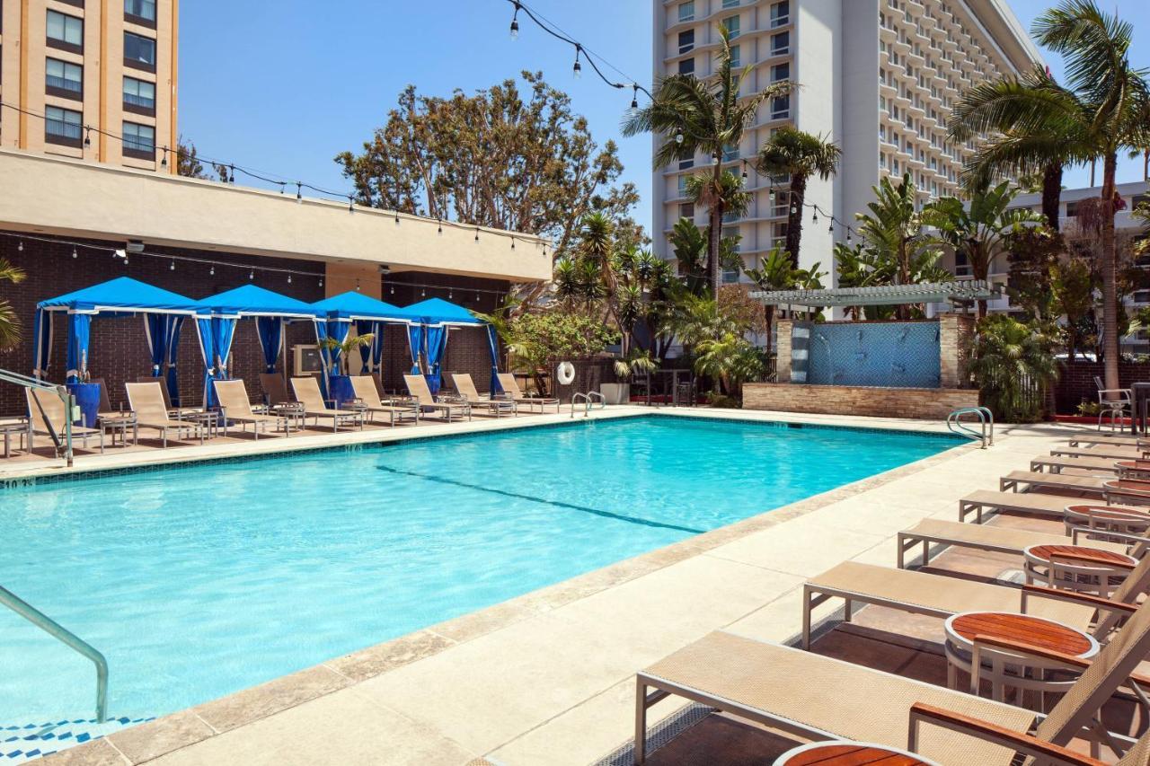 Four Points By Sheraton Angeles International Airport Hotel 3*