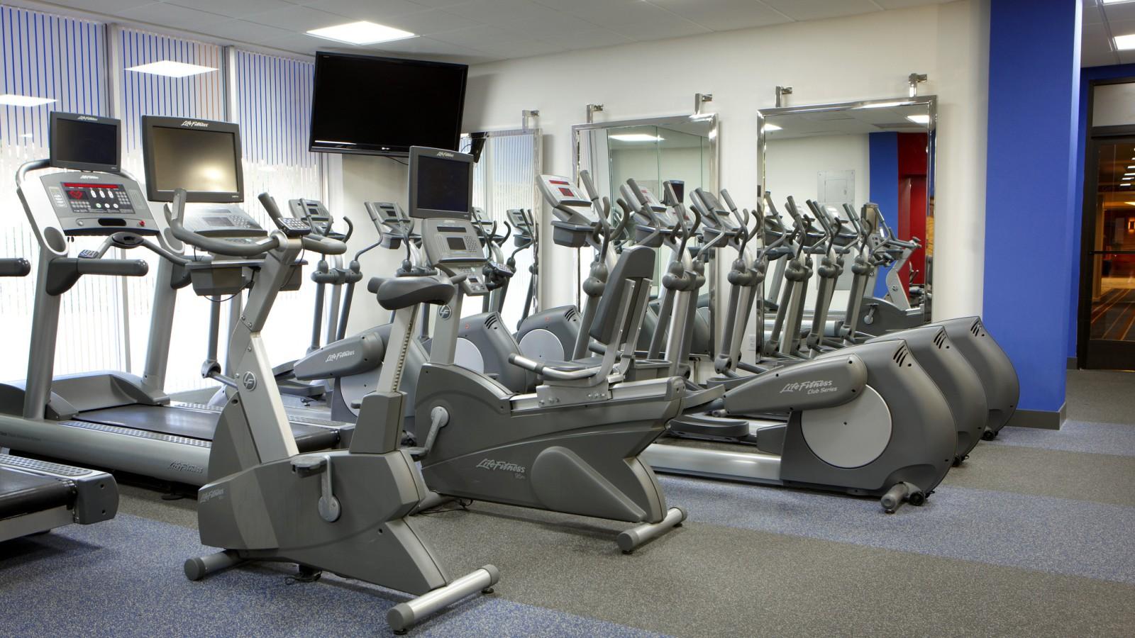 Four Points By Sheraton Angeles International Airport 3*