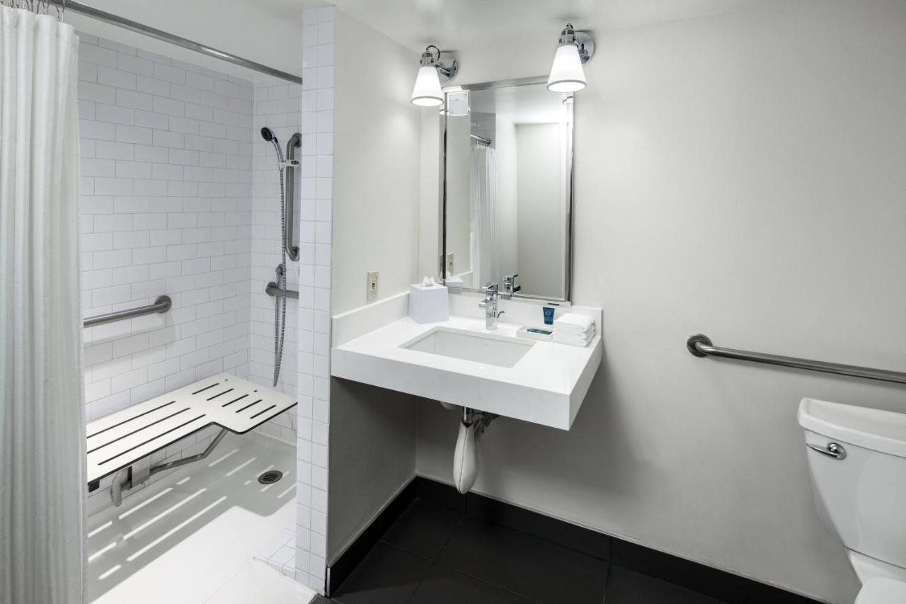 Hotel Four Points By Sheraton Angeles International Airport