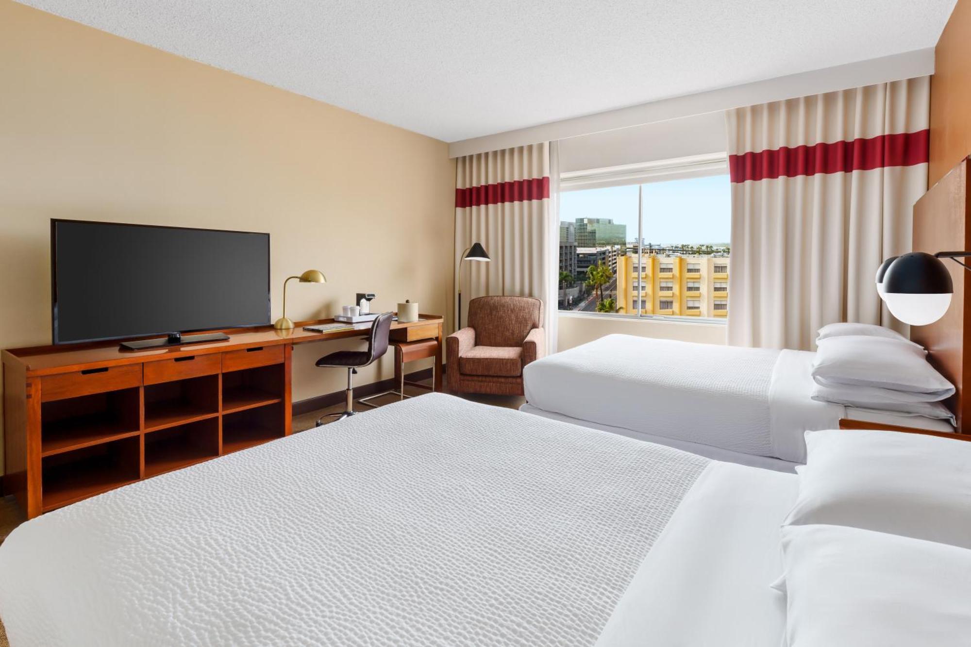 Hotel Four Points By Sheraton Angeles International Airport
